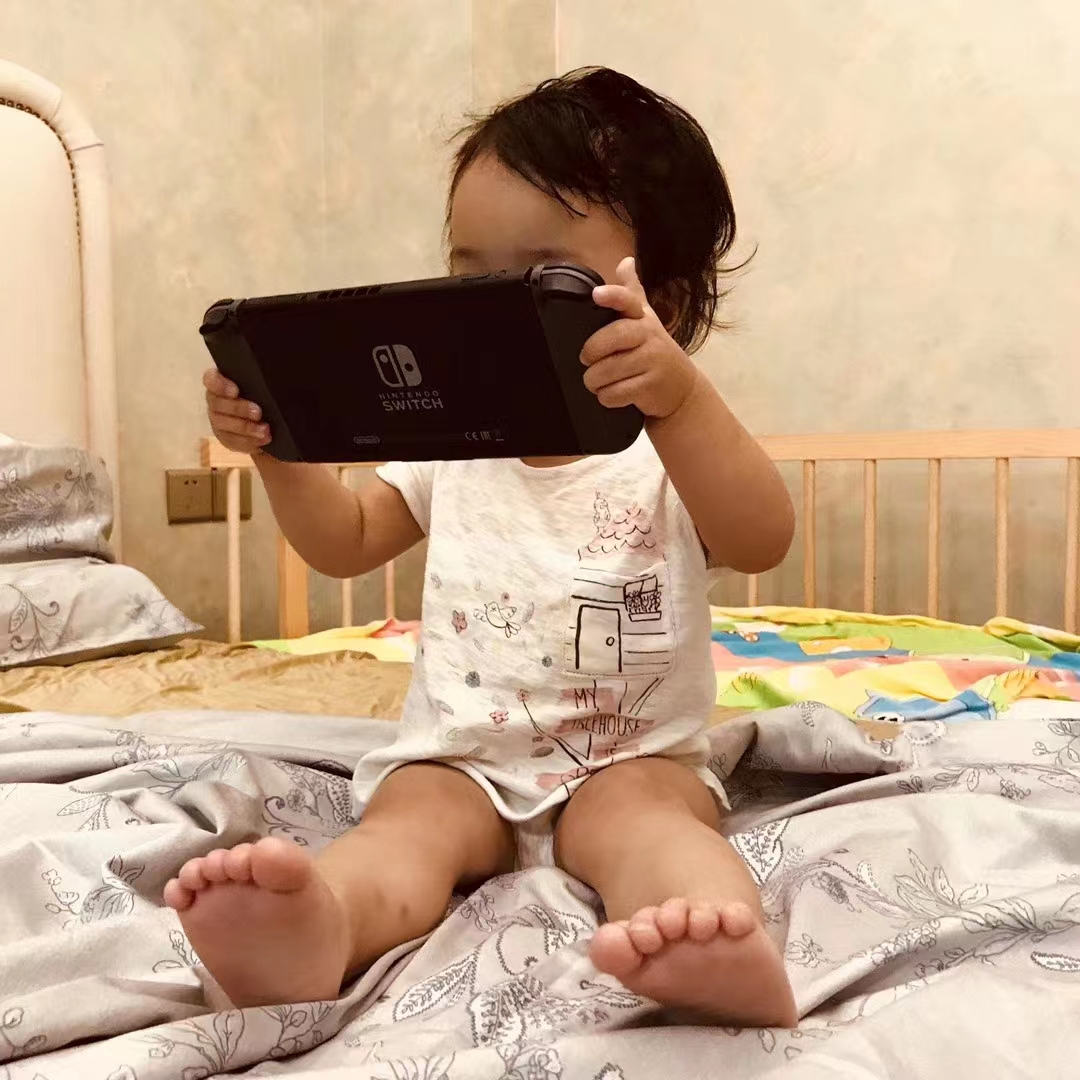 doudou-was-playing-switch.jpg doudou-was-playing-switch.jpg